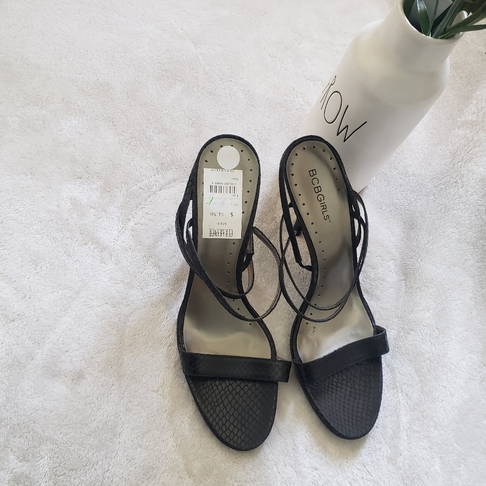 BCBG girls shoes size 9